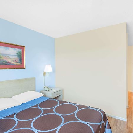 Super 8 By Wyndham Canandaigua Exterior foto