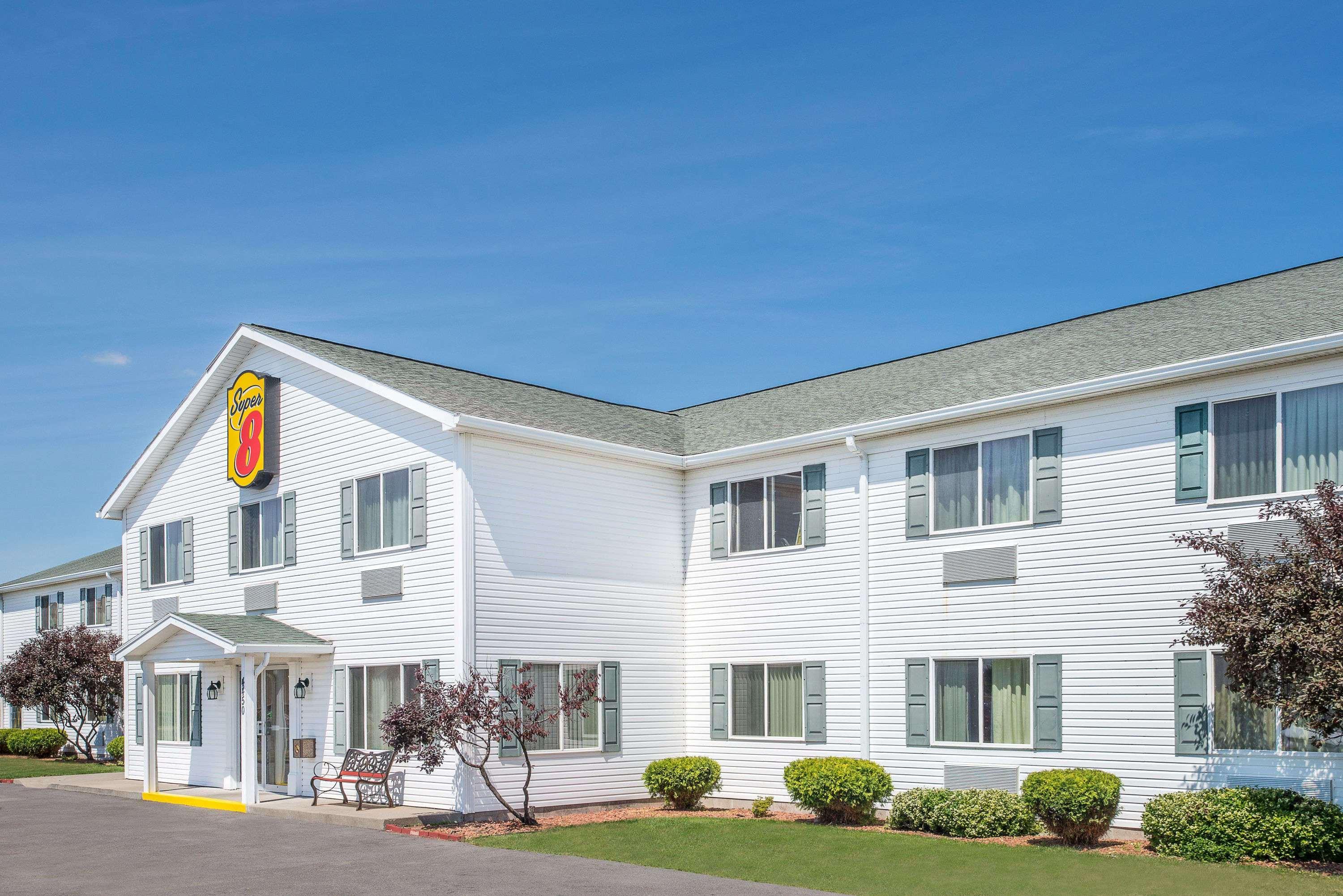 Super 8 By Wyndham Canandaigua Exterior foto